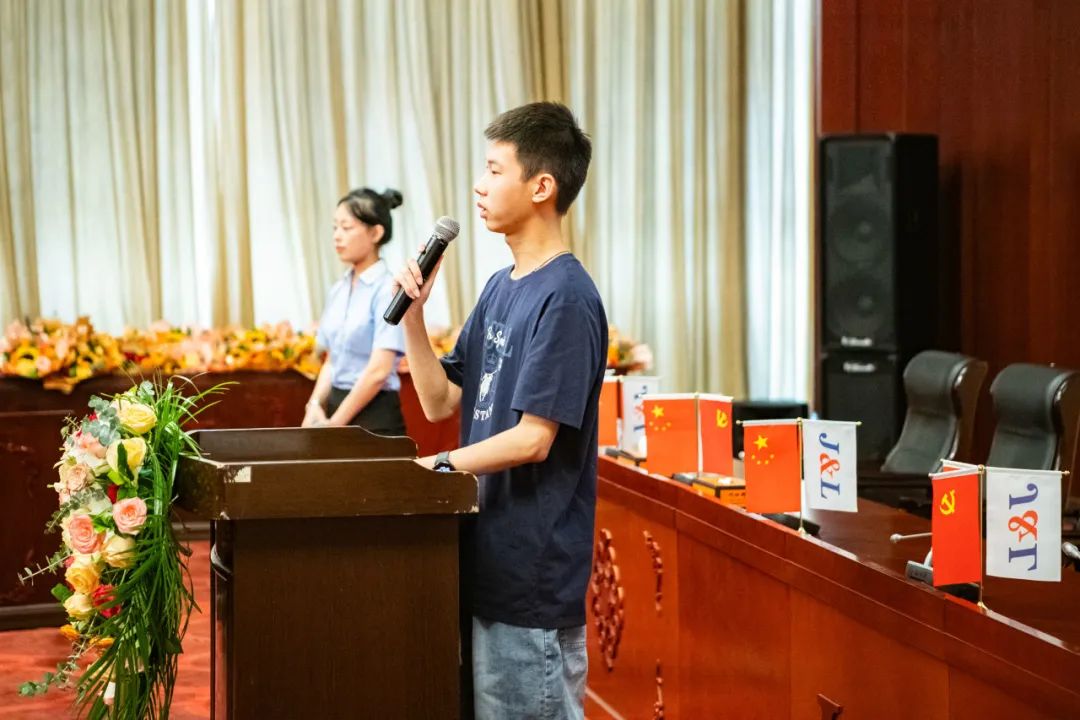 370fd4f5901a919dedaa2f32477aeca1