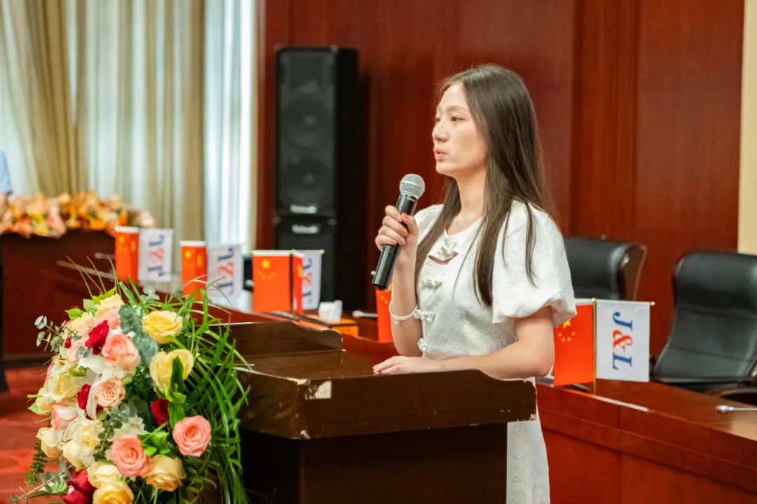 51ea9f2df72993a10bfd4fa84d6dce70