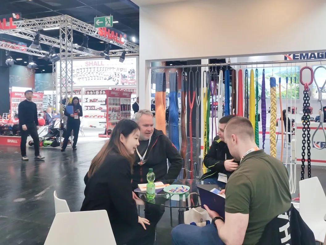 90ed03281789e0f6ac7a8a2d2c1b5b24