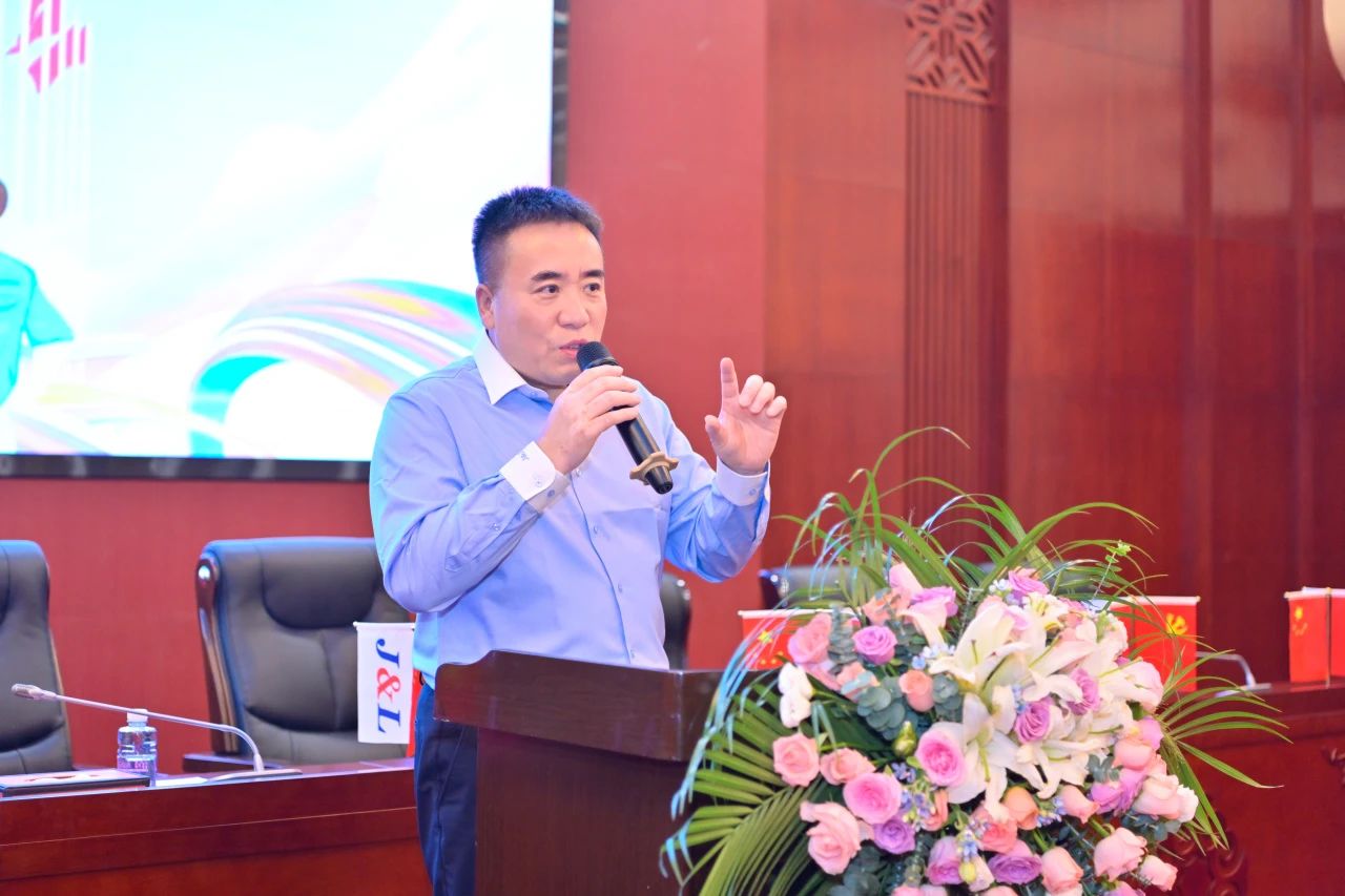 8c5bf0d251d17e84e997a5345b9ea365