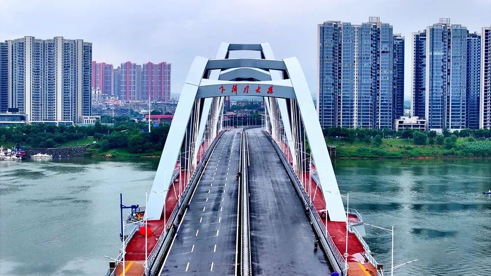 21c86c106257c45ef9d6ec3530b08381